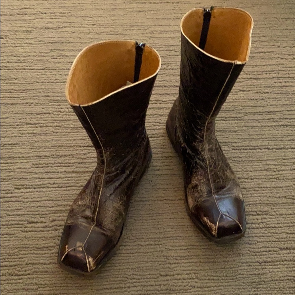 Cydwoq “liberty” boots in size 38. Hand made/dyed